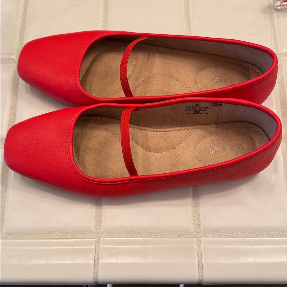 Old Navy Red Women's Flats - Picture 2 of 2